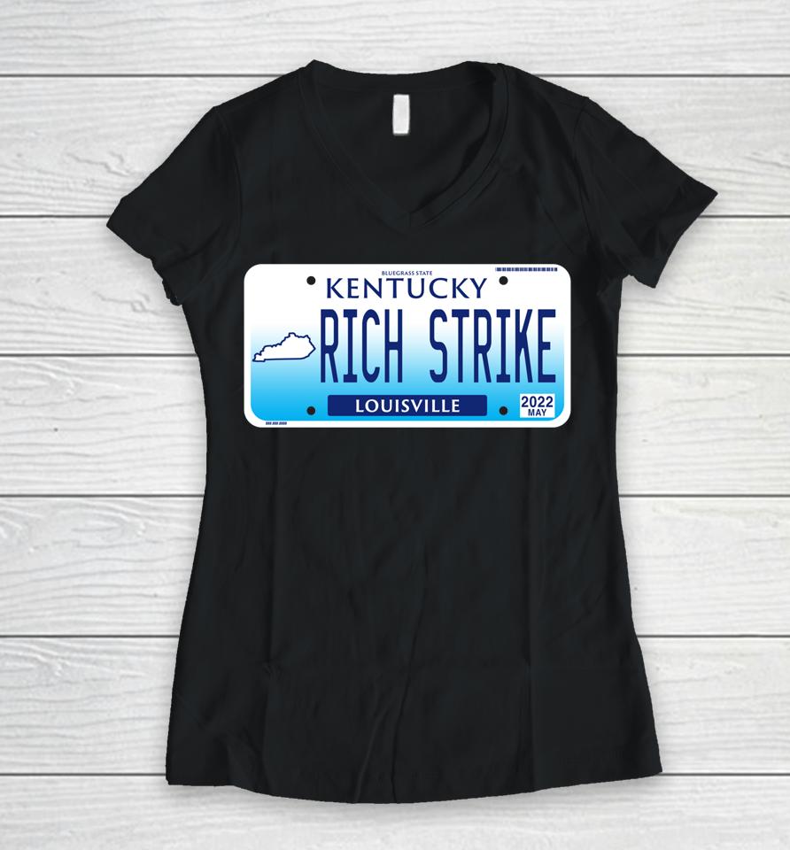 2022 Derby Winner Rich Strike License Plate Graphic Horses Women V-Neck T-Shirt