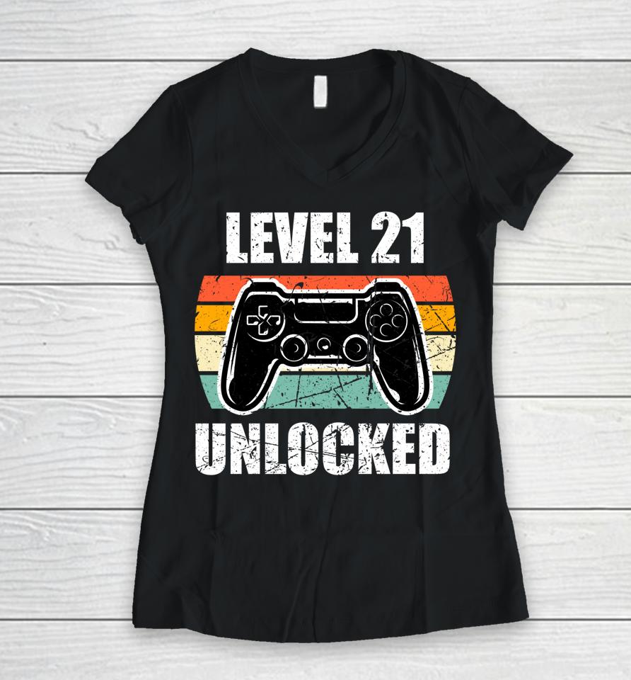 21St Birthday Gaming Vintage Gift 21 Year Old Gamer Women V-Neck T-Shirt