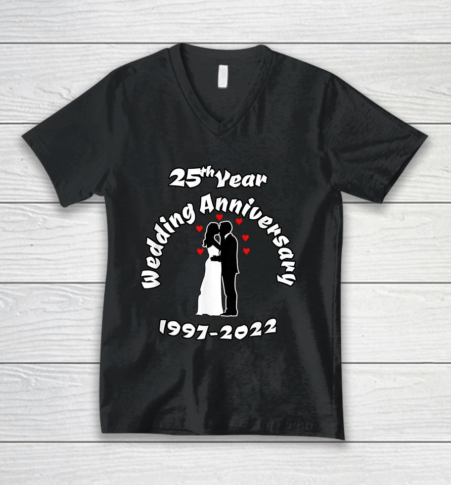 25Th Year Wedding Anniversary 1997-2022 Kissing Couple Unisex V-Neck T-Shirt
