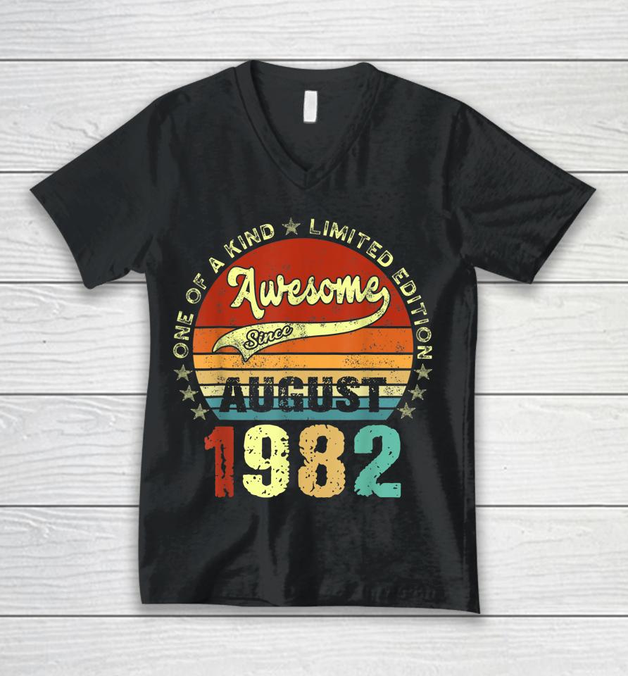 40 Years Old Awesome Since August 1982 Vintage 40Th Birthday Unisex V-Neck T-Shirt