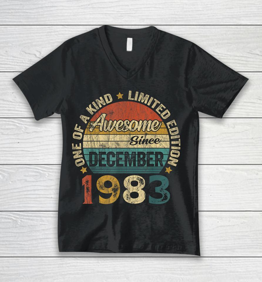 40 Years Old December 1983 Vintage 40Th Birthday Gifts Unisex V-Neck T-Shirt