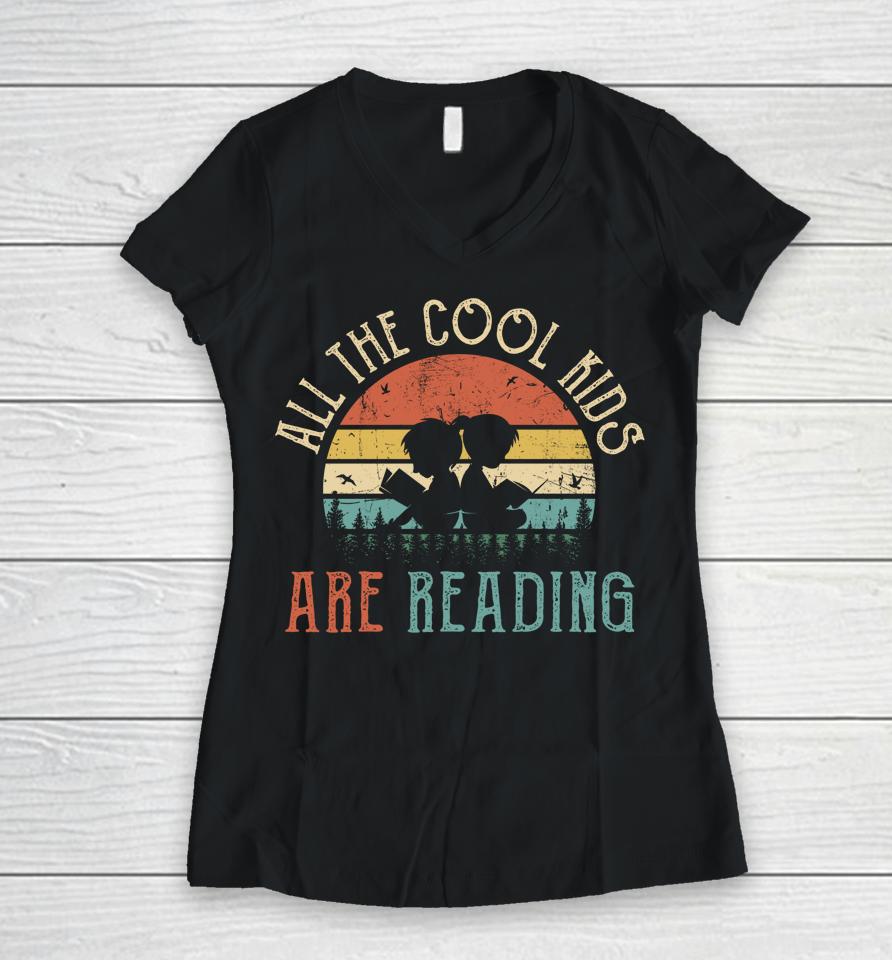 All The Cool Kids Are Reading Book Vintage Reto Sunset Long Sleeve Women V-Neck T-Shirt