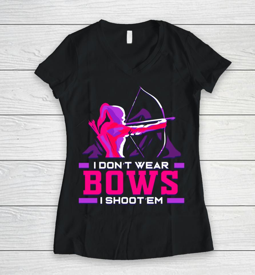 Archery Girl Gift For Woman Archer Bow And Arrow Hunter Lady Women V-Neck T-Shirt