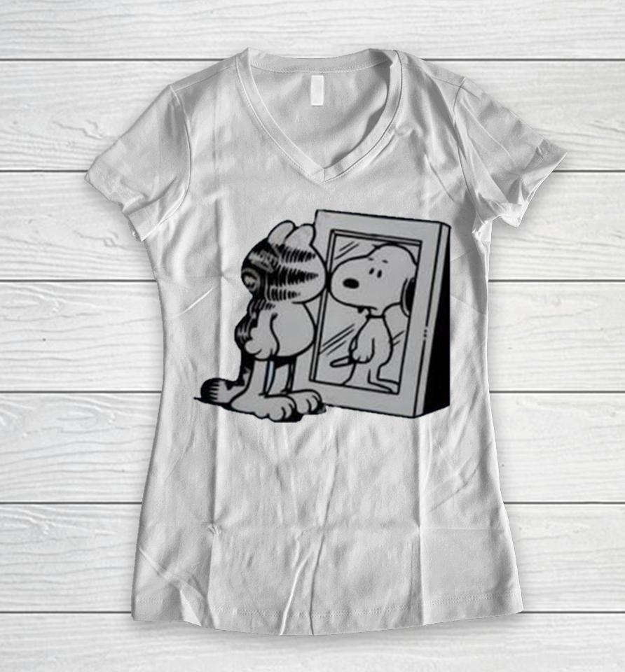 Cat And Dog Mirror Garfield And Snoopy Women V-Neck T-Shirt