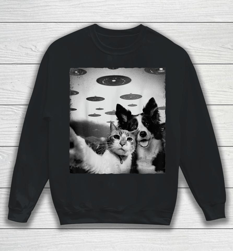 Cat And Dog Selfie With Alien Ufo Sweatshirt