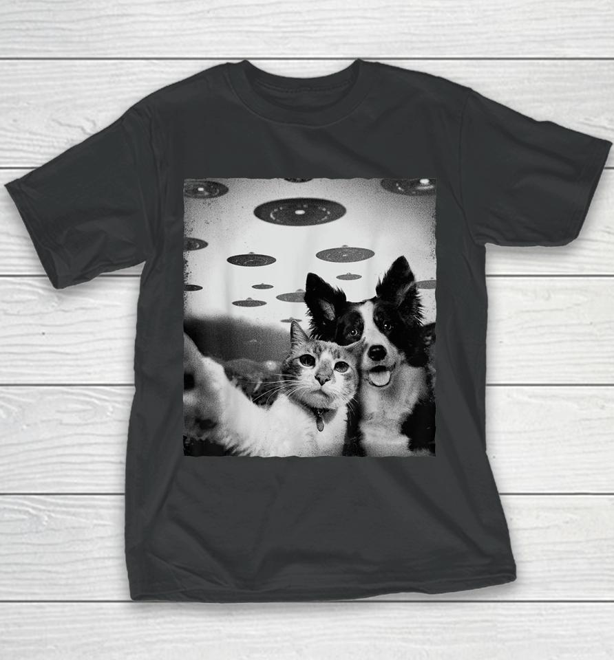 Cat And Dog Selfie With Alien Ufo Youth T-Shirt