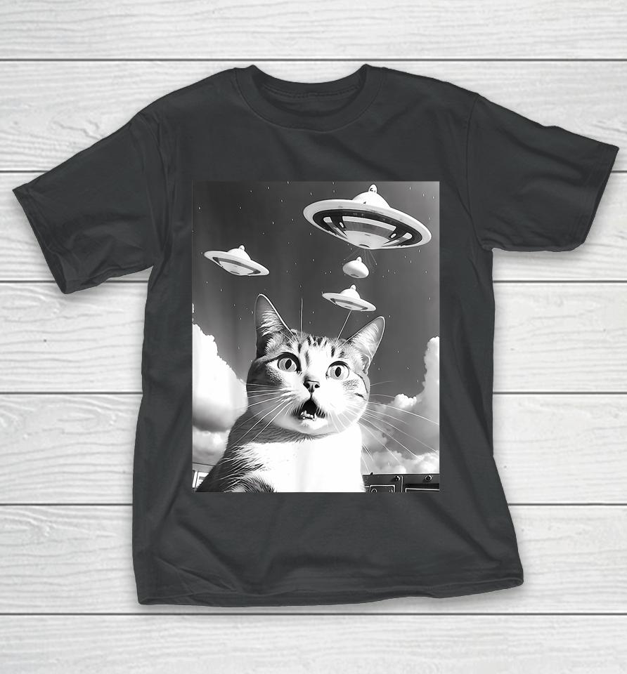 Cat Selfie With Alien Ufo Spaceship Funny Cat Lovers T-Shirt