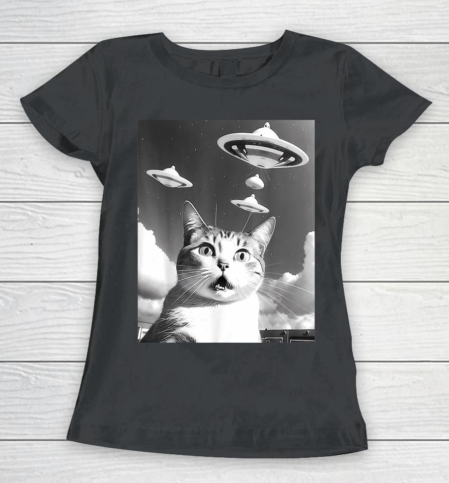 Cat Selfie With Alien Ufo Spaceship Funny Cat Lovers Women T-Shirt
