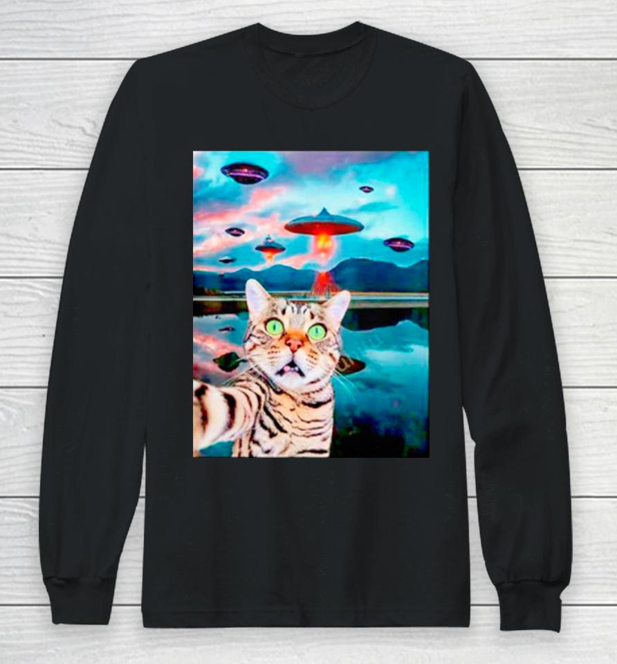 Cat Selfie With Ufos Funny Long Sleeve T-Shirt