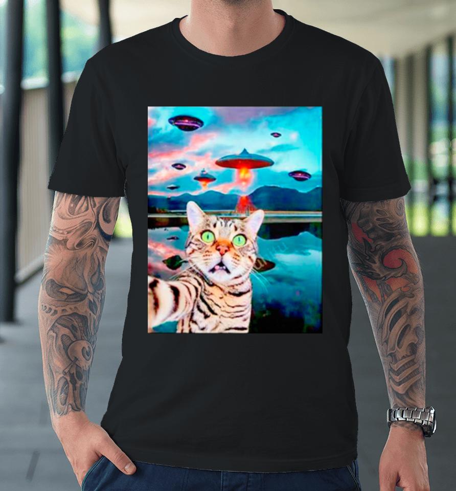 Cat Selfie With Ufos Funny Premium T-Shirt