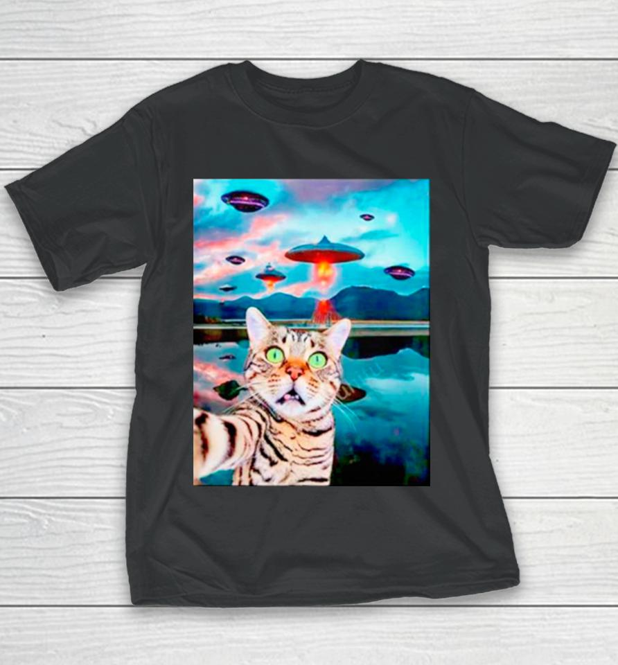 Cat Selfie With Ufos Funny Youth T-Shirt