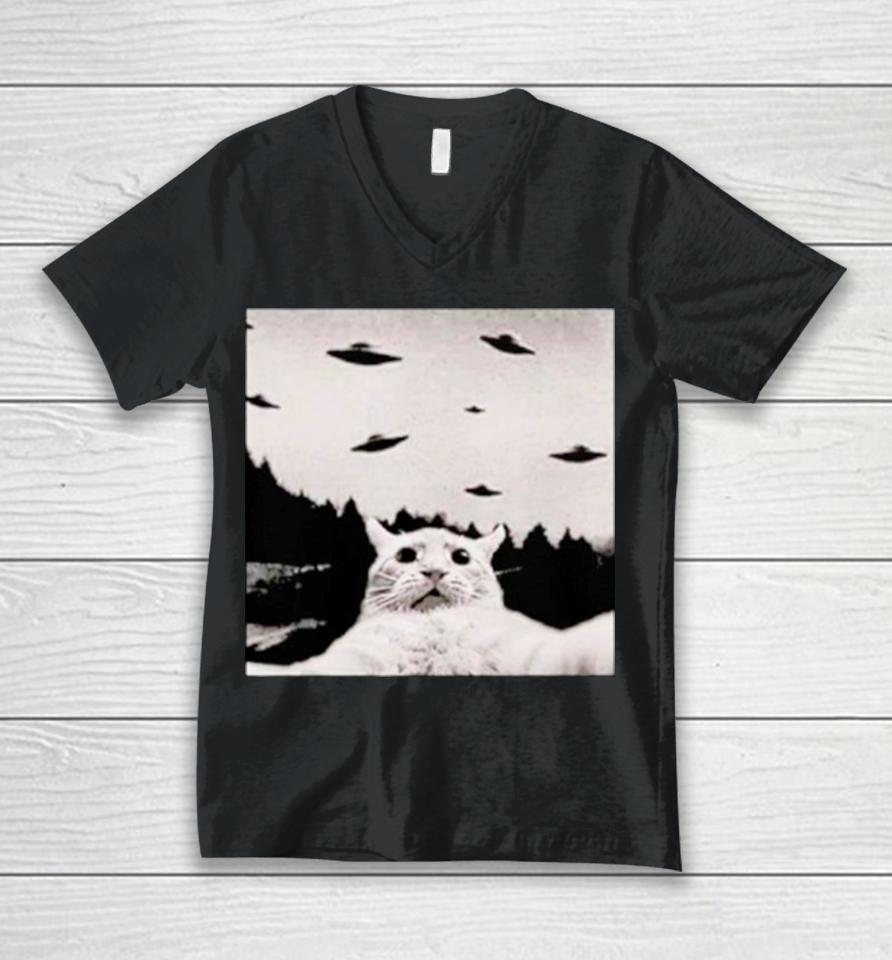 Cat Taking A Selfie Ufos Funny Unisex V-Neck T-Shirt