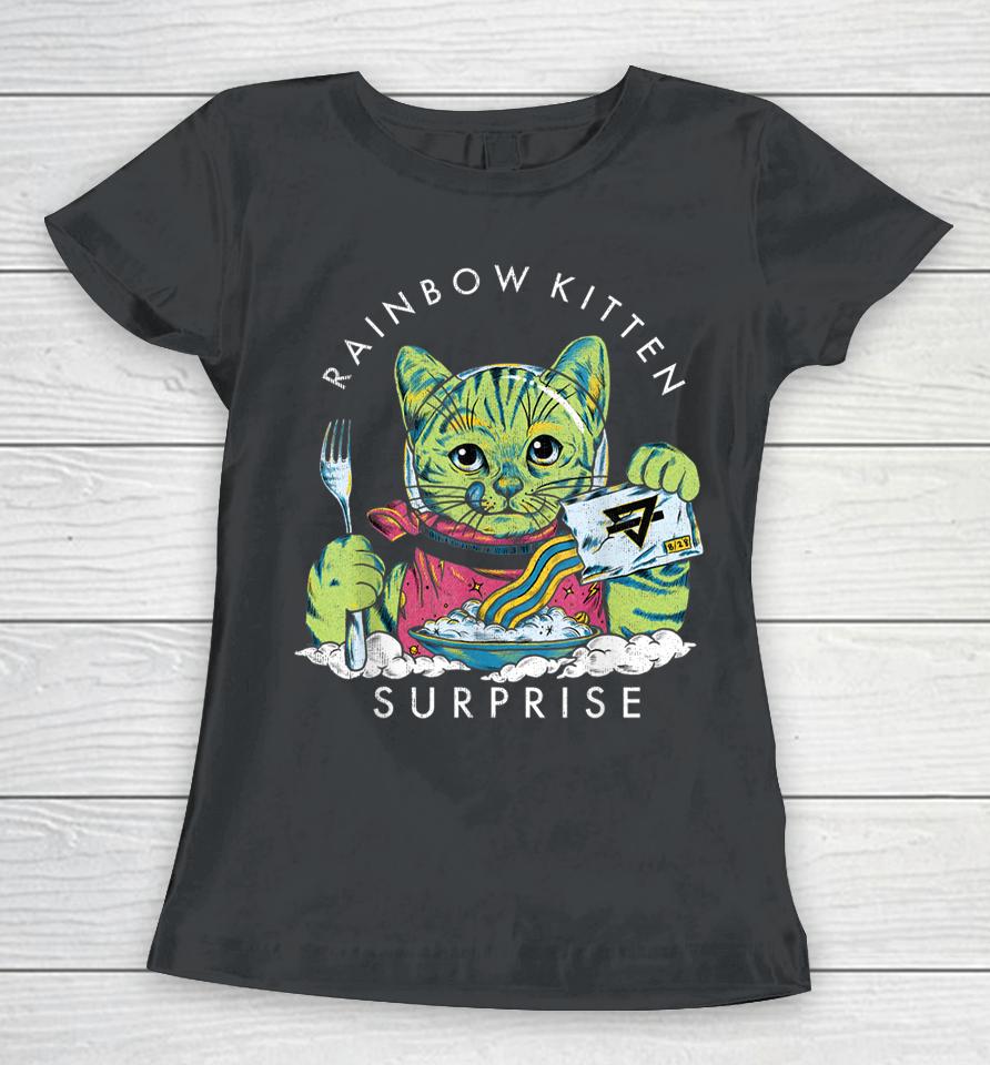 Cats Rainbow Kitten Surprise Cute Eat Retro Animals Vintage Women T-Shirt