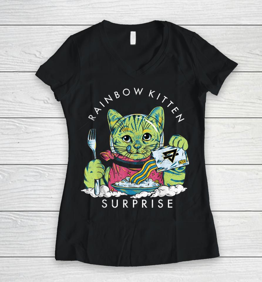 Cats Rainbow Kitten Surprise Cute Eat Retro Animals Vintage Women V-Neck T-Shirt