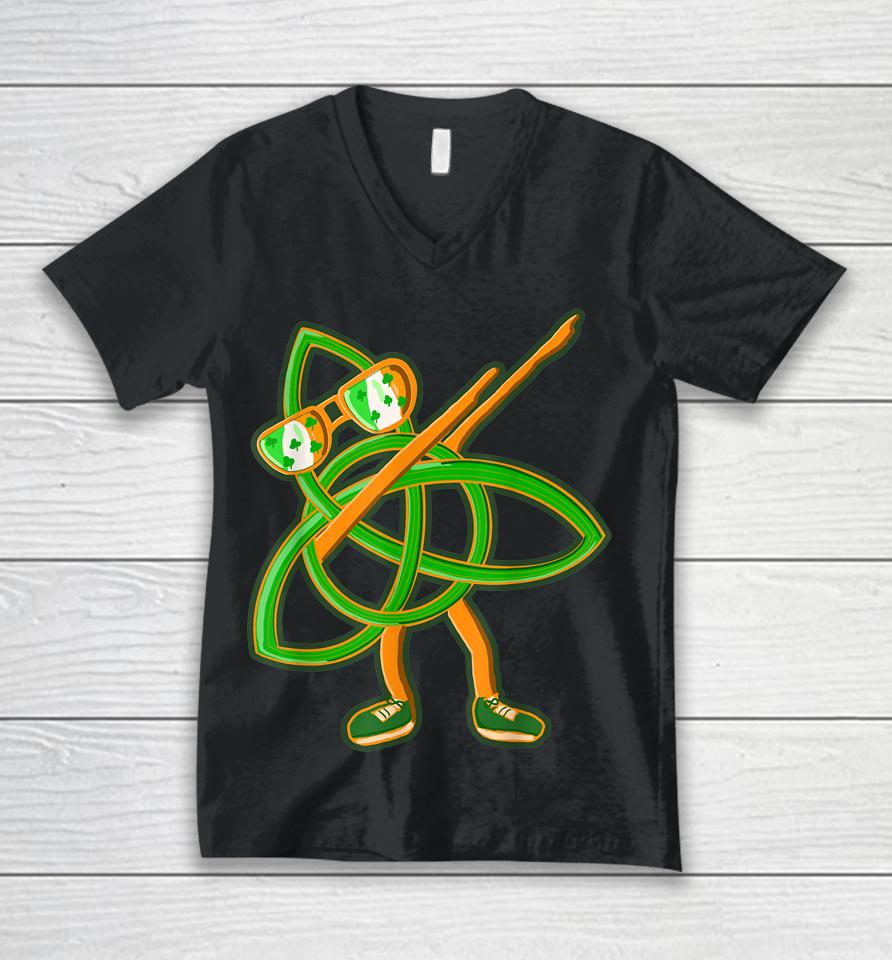 Celtic Irish Symbol St Patricks Day Dabbing Trinity Knot Unisex V-Neck T-Shirt
