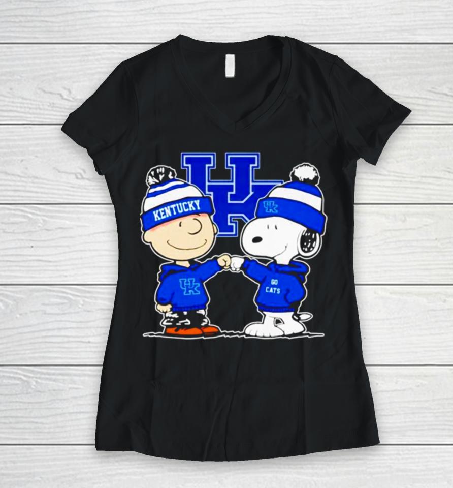 Charlie Brown And Snoopy Go Kentucky Wildcats Women V-Neck T-Shirt