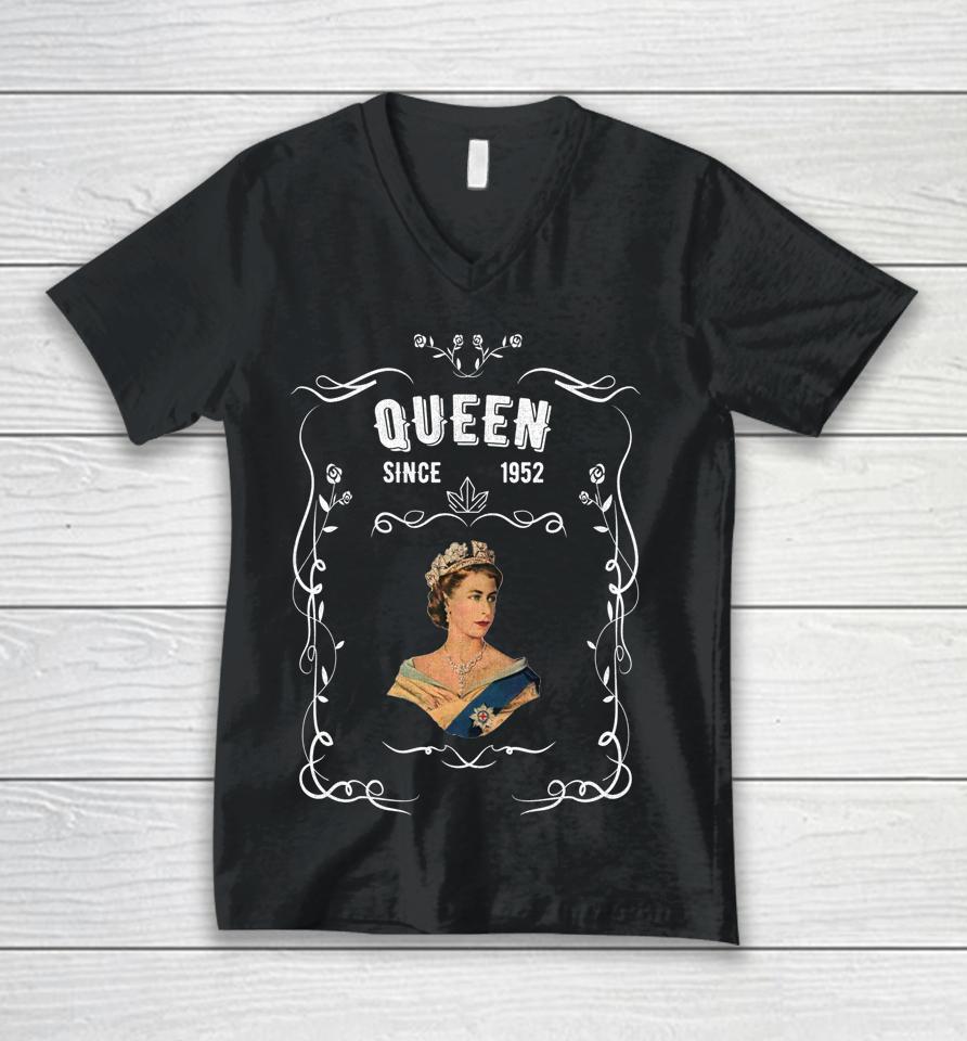 Elizabeth Ii Queen Legend British Crown Platinum Anniversary Unisex V-Neck T-Shirt