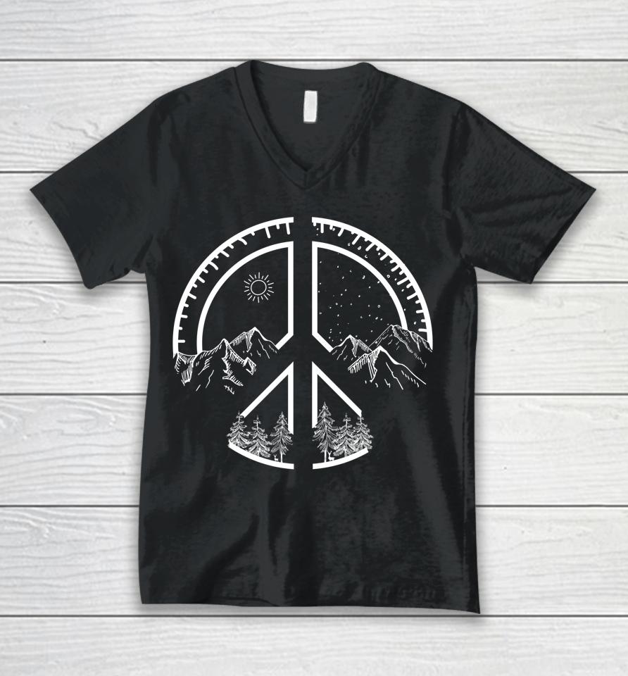 Four Seasons Peace Sign Outdoor Adventure Hippie Retro 60S Unisex V-Neck T-Shirt