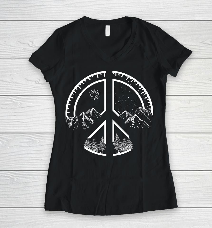 Four Seasons Peace Sign Outdoor Adventure Hippie Retro 60S Women V-Neck T-Shirt