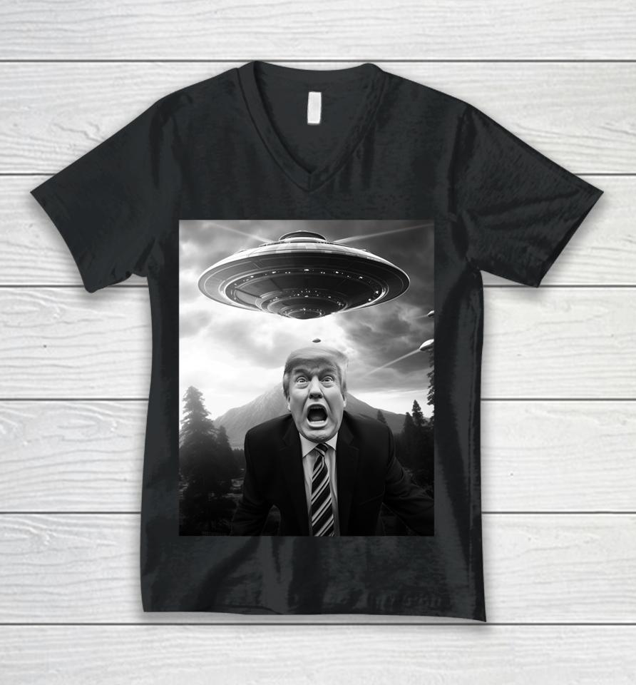 Funny Trump Selfie With Ufo Funny Alien Attack Unisex V-Neck T-Shirt