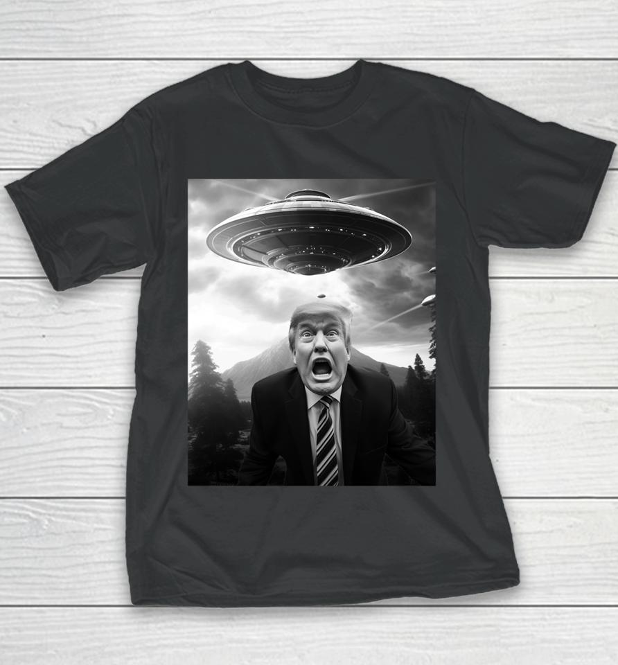 Funny Trump Selfie With Ufo Funny Alien Attack Youth T-Shirt