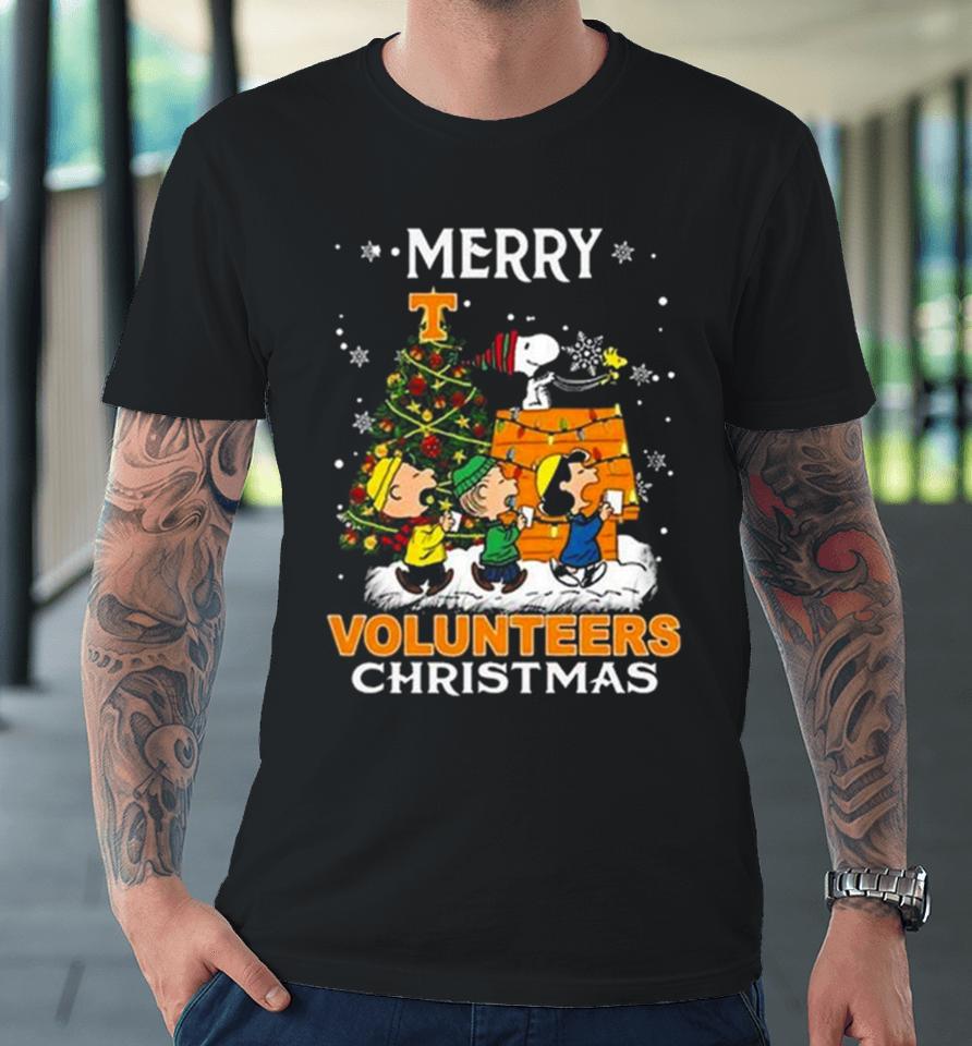 Get Now Tennessee Volunteers Snoopy And Friends Merry Christmas Premium T-Shirt