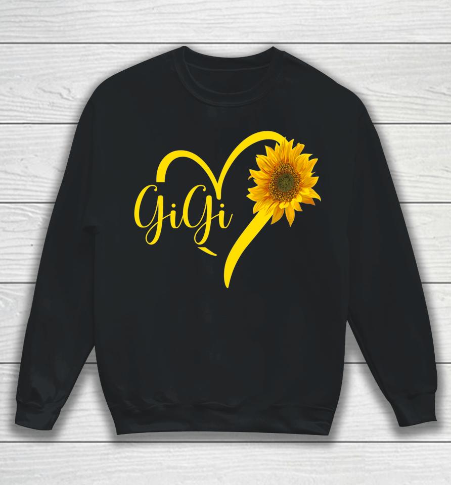 Gigi Heart For Women Grandma Christmas Mother's Day Grandma Sweatshirt