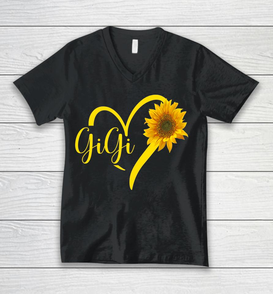 Gigi Heart For Women Grandma Christmas Mother's Day Grandma Unisex V-Neck T-Shirt