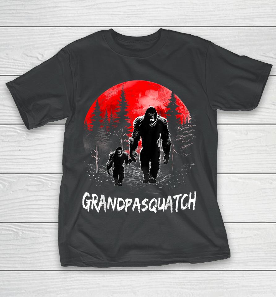 Grandpa Squatch Funny Bigfoot Dad Sasquatch Yeti Fathers Day T-Shirt