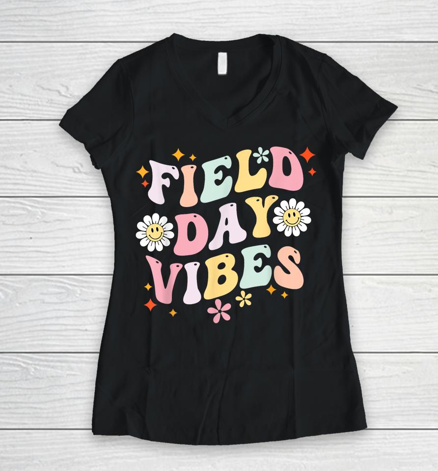 Groovy Field Day 2023 Funny Field Day Vibes Teacher Women V-Neck T-Shirt