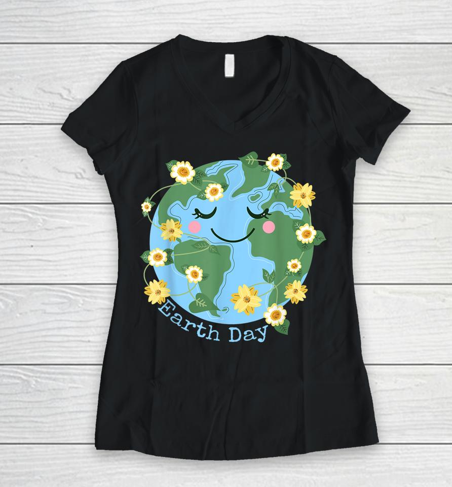 Happy Earth Day Shirt Cute Earth With Floral Earth Day 2023 Women V-Neck T-Shirt