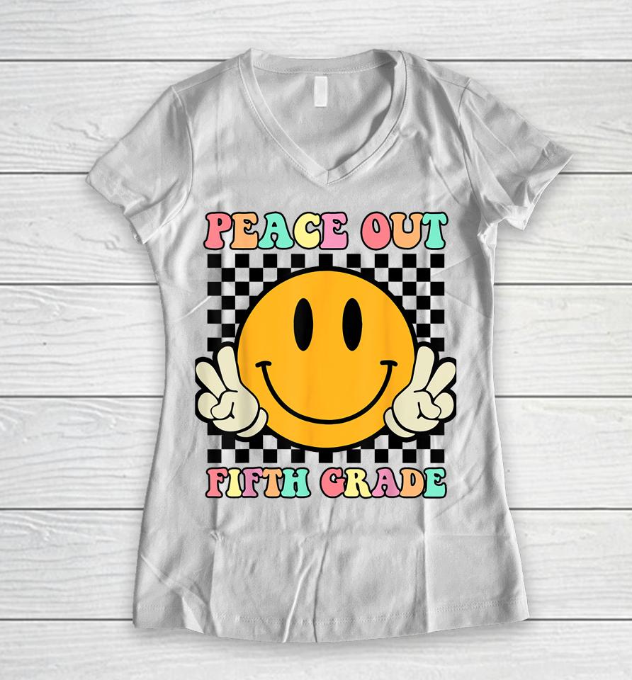 Hippie Smile Face Peace Out Fifth 5Th Grade Class Of 2023 Women V-Neck T-Shirt