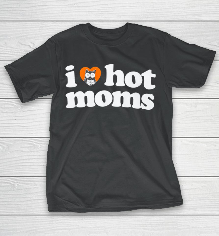 I Heart Hot Moms X Hooters T-Shirt