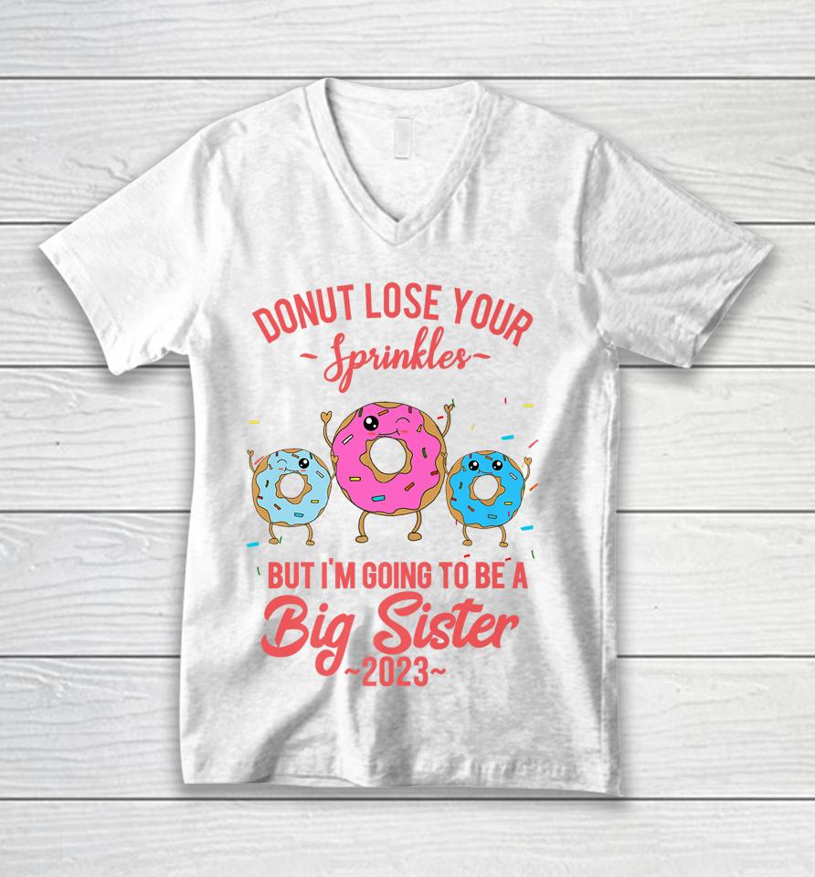 I'm Going To Be A Big Sister Of Twins Baby Announcement 2023 Unisex V-Neck T-Shirt