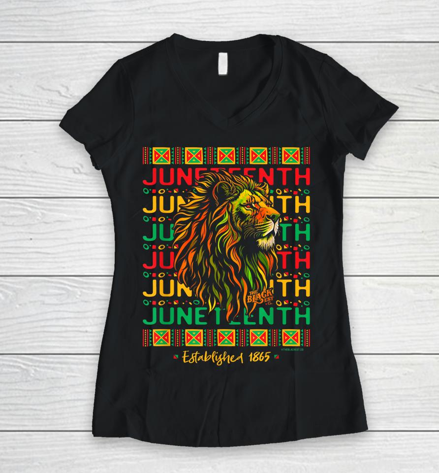 Juneteenth Lion Freedom Day 1865 Celebrate Black History Women V-Neck T-Shirt