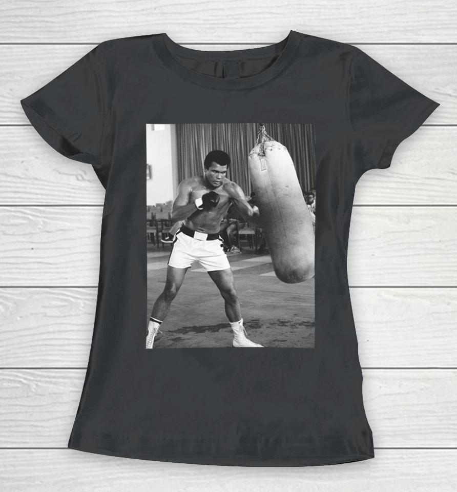 Kansas City Chiefs Derrick Nnadi Muhammad Ali Punching Bag Women T-Shirt