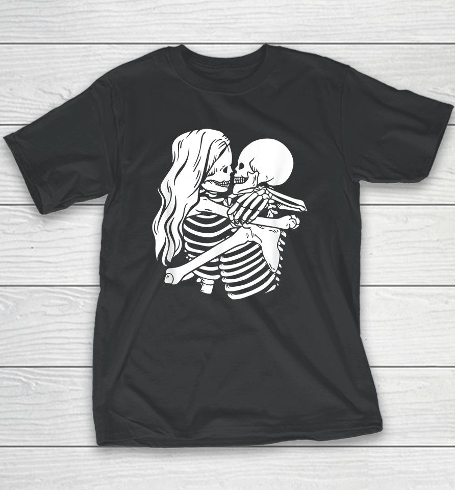 Kissing Skeletons In Love Valentine's Day Couples Youth T-Shirt