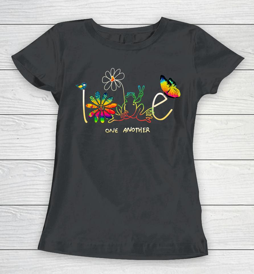 Love One Another Hippie Frog Flower Daisy Gift Women T-Shirt