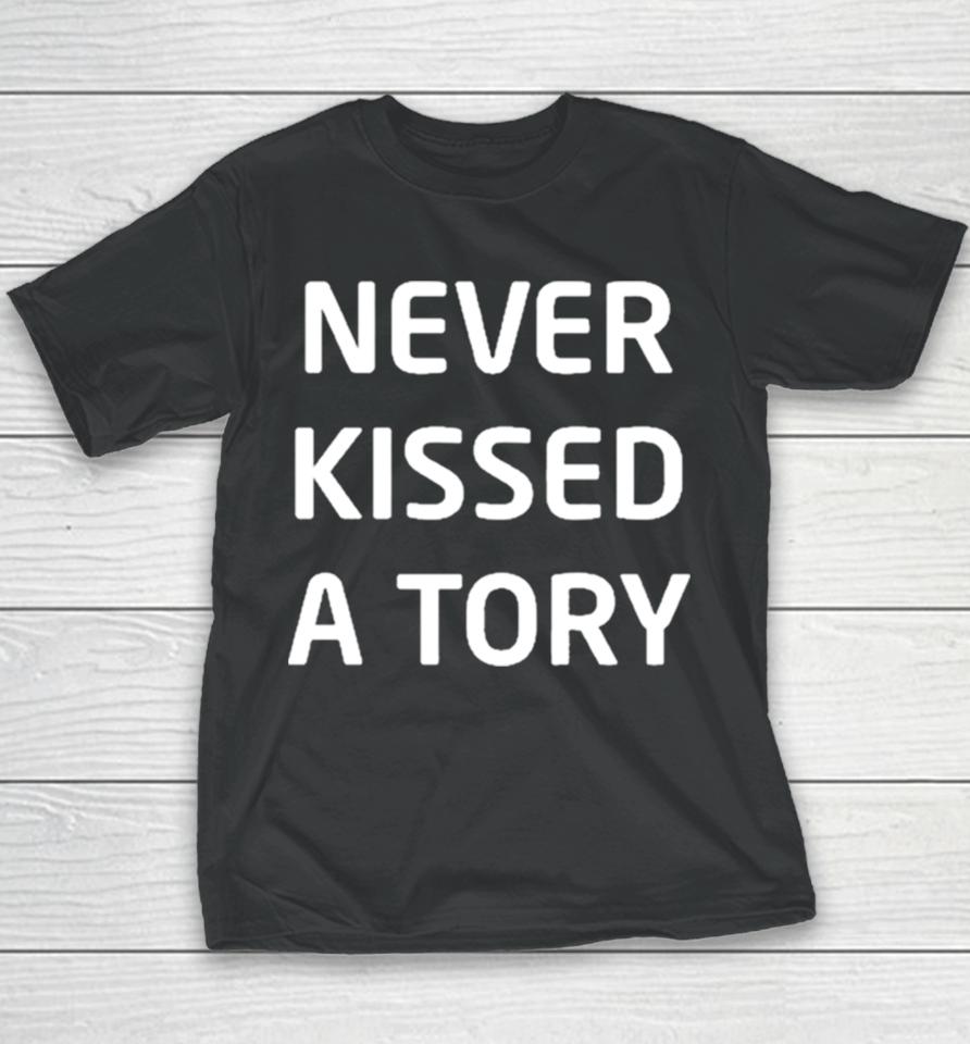 Lucy Powell Mp Never Kissed A Tory Manchester Pride Youth T-Shirt