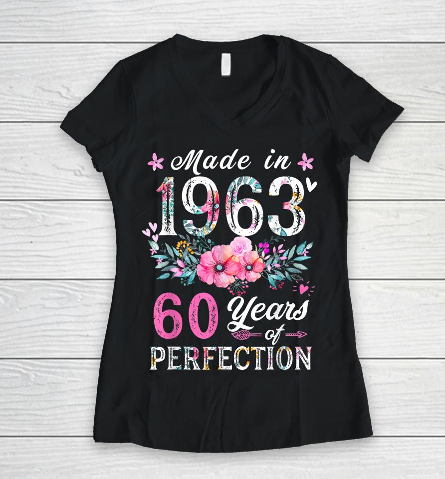 Made In 1963 Floral Vintage 60Th Birthday Gifts Women V-Neck T-Shirt