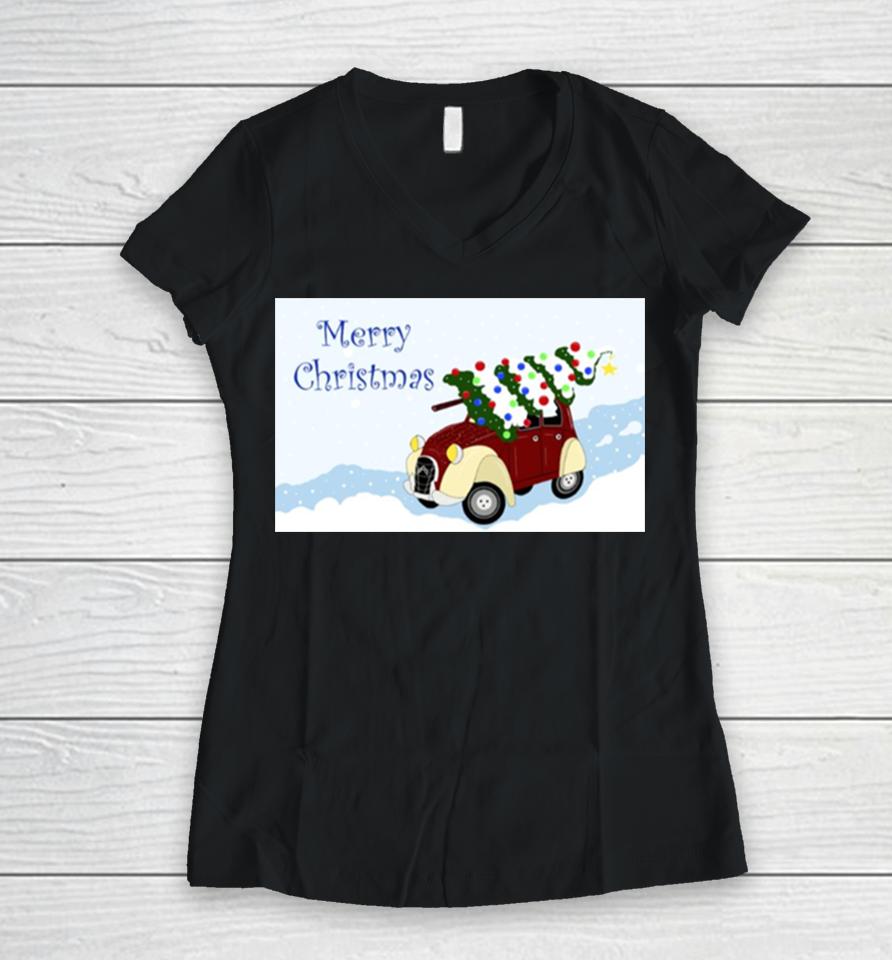 Merry Christmas Fun Vintage Car With A Christmas Tree On Top Women V-Neck T-Shirt