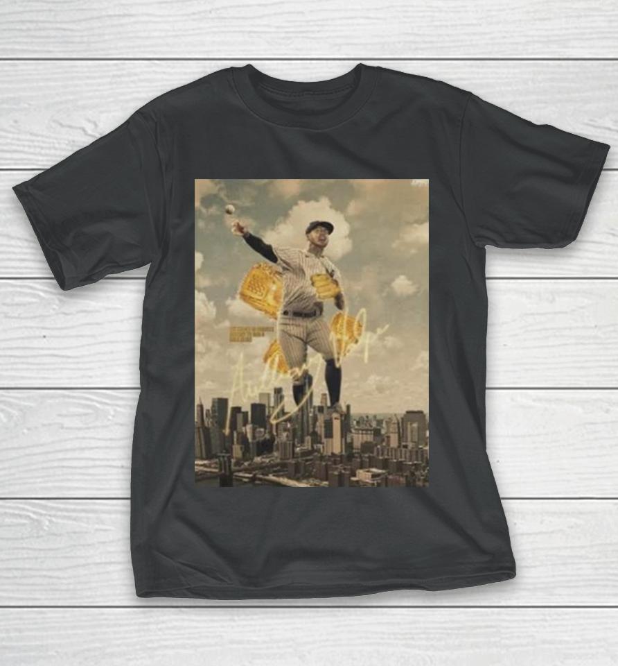 New York Yankees Anthony Volpe Gold Gloves 2023 T-Shirt