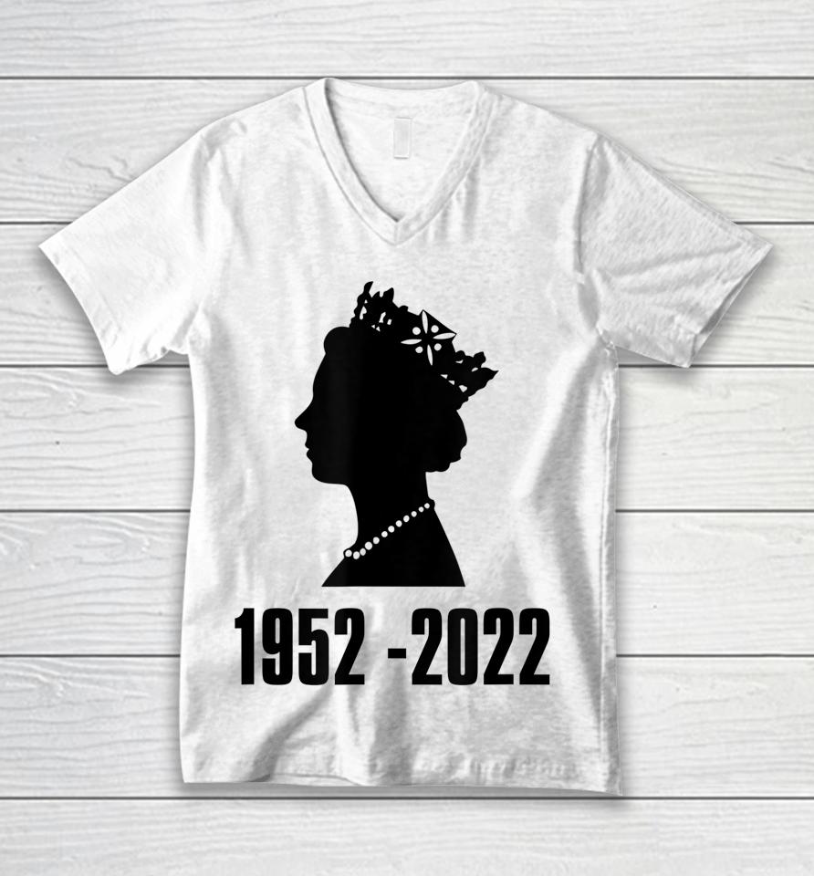 Queen Of England Elizabeth Ii 1952 - 2022 Unisex V-Neck T-Shirt