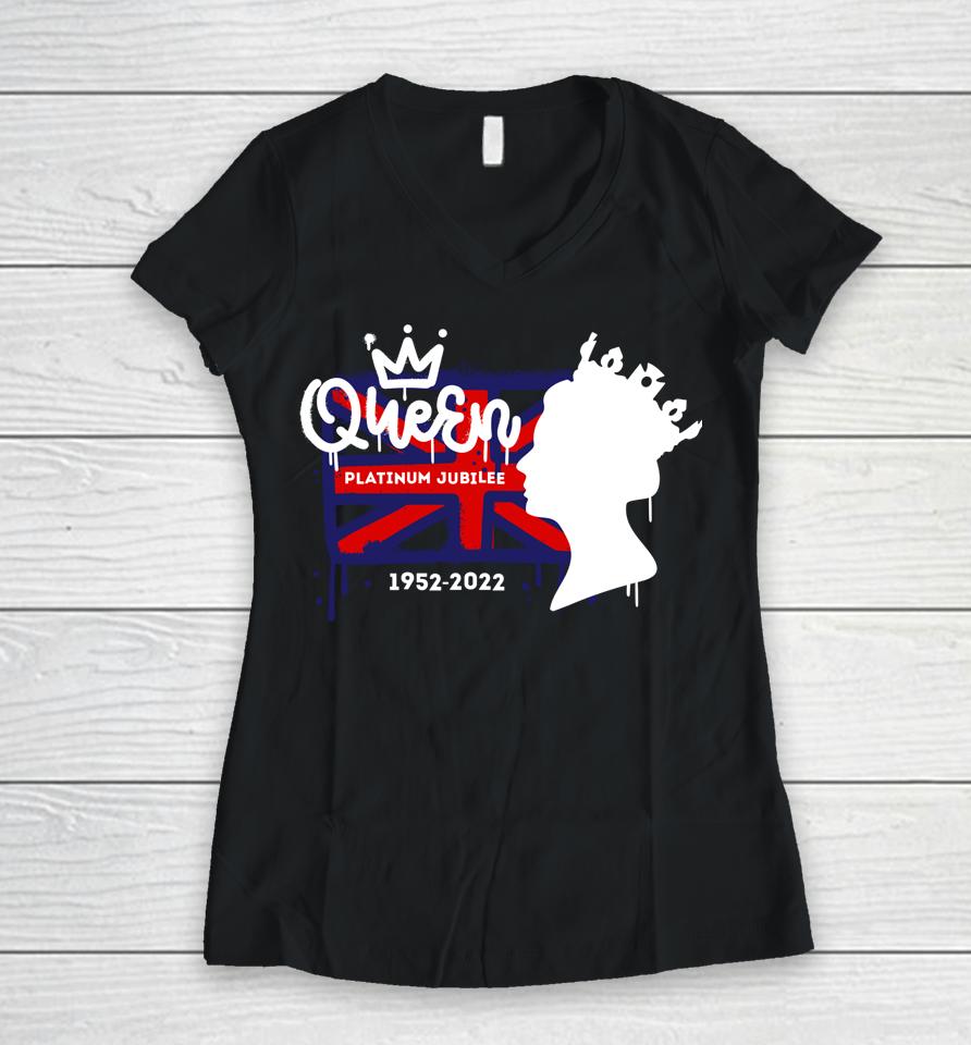 Queen's Platinum Jubilee 2022 70 British Monarch Queen Women V-Neck T-Shirt