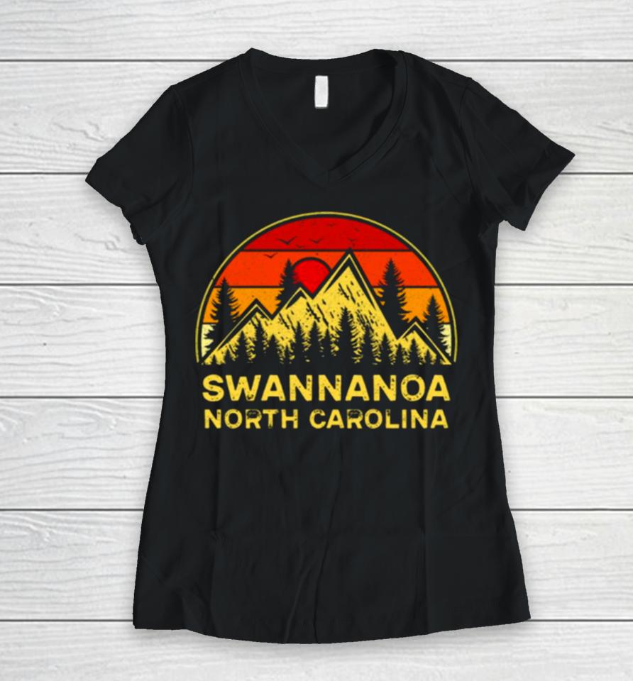 Retro Swannanoa North Carolina Souvenir Nc Mountains Hiking Women V-Neck T-Shirt