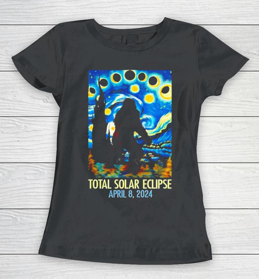 Sasquatch Bigfoot Staring At Solar Eclipse April 8Th 2024 Women T-Shirt