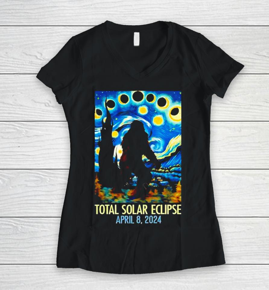 Sasquatch Bigfoot Staring At Solar Eclipse April 8Th 2024 Women V-Neck T-Shirt