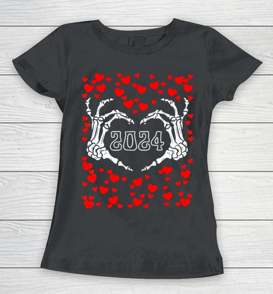 Skeleton Hand Heart Valentines Day Funny 2024 Heart’s Women T-Shirt