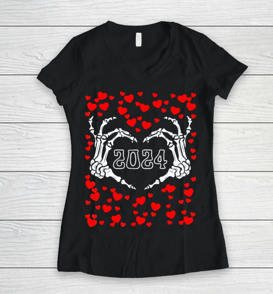 Skeleton Hand Heart Valentines Day Funny 2024 Heart’s Women V-Neck T-Shirt