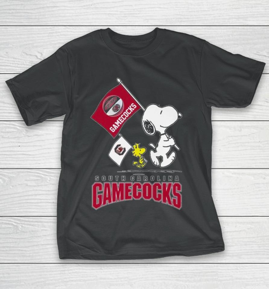 Snoopy And Charlie Brown Hold Flag South Carolina Gamecocks T-Shirt